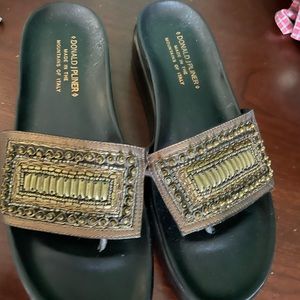 Donald Pliner sandals like new